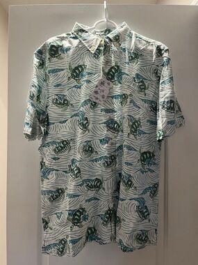 reyn spooner White Shirt with Green & Blue Wave and Turtle Print
